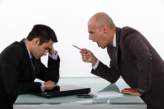 Phải làm gì khi mối quan hệ giữa nhân viên và sếp căng thẳng?
0