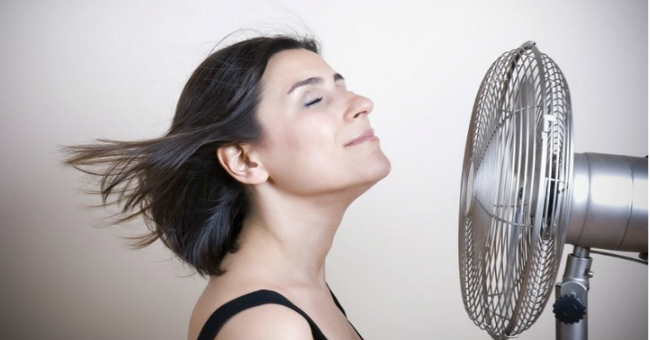 Tác hại không ngờ khi sử dụng quạt sai cách mùa nóng
2