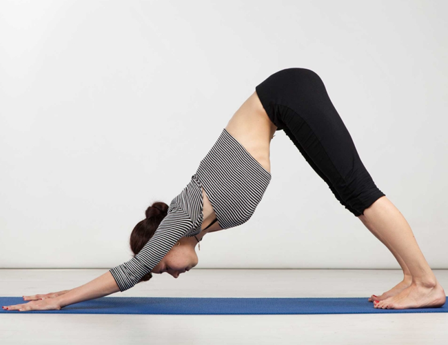Một số động tác YOGA ở mức cơ bản mà ai cũng có thể làm được
1