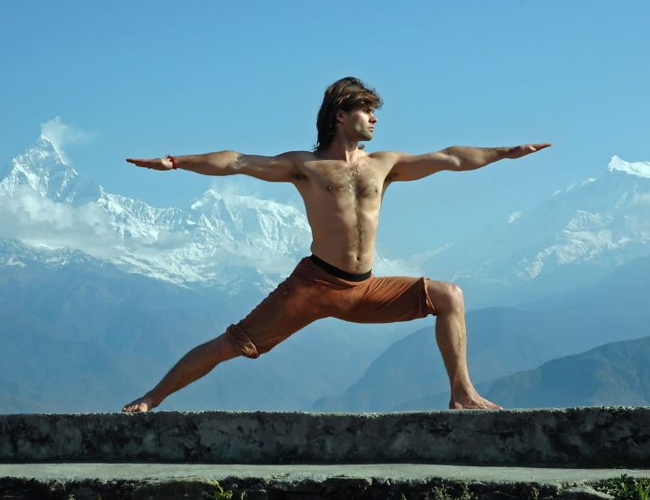 Một số động tác YOGA ở mức cơ bản mà ai cũng có thể làm được
2