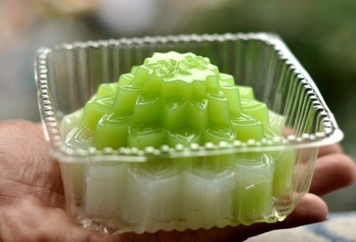 Cách làm bánh Trung thu rau câu nhân flan lạ miệng
6