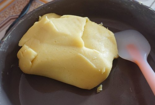 Cách làm bánh Trung thu nhân kim sa trứng muối
2