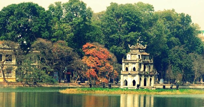 
                        10 địa điểm du lịch không thể bỏ qua khi tới Việt Nam
                     1