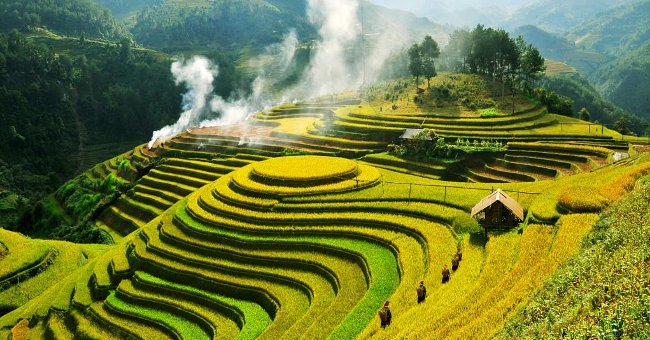 
                        10 địa điểm du lịch không thể bỏ qua khi tới Việt Nam
                     2