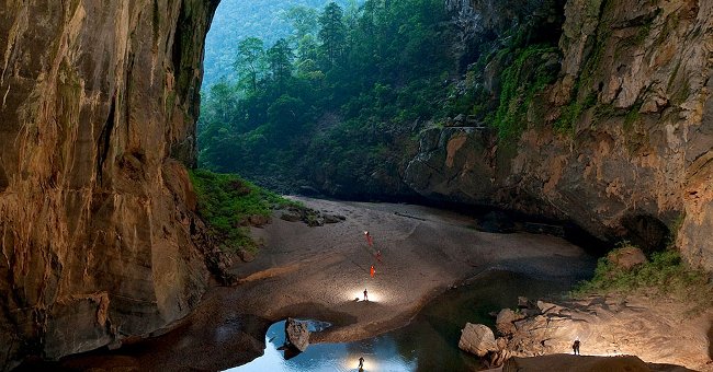 
                        10 địa điểm du lịch không thể bỏ qua khi tới Việt Nam
                     3