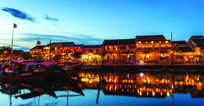 
                        10 địa điểm du lịch không thể bỏ qua khi tới Việt Nam
                     5