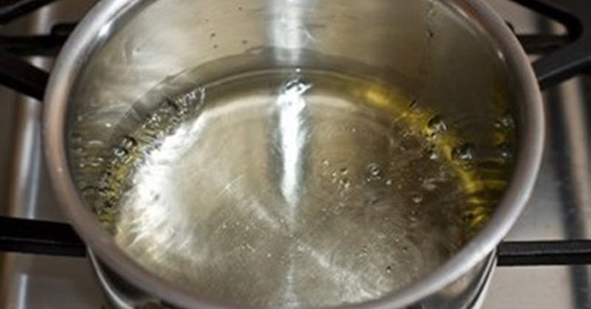 Cách nấu nước đường làm bánh Trung thu
1