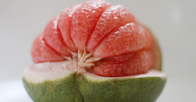 Cách gọt bưởi cực nhanh và đẹp mắt
5