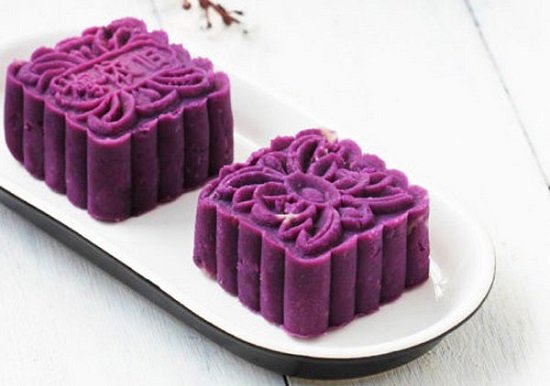 Cách làm bánh Trung thu khoai lang tím cho người sợ béo
6