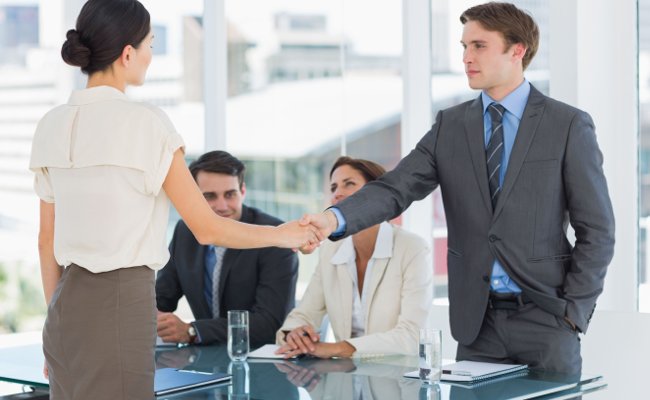 Ngoài kỹ năng, kinh nghiệm, bạn nên thể hiện cho nhà tuyển dụng biết những điều này
4