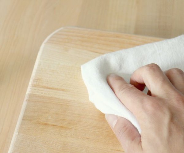 Tổng hợp các cách làm sạch thớt gỗ đơn giản và hiệu quả
2