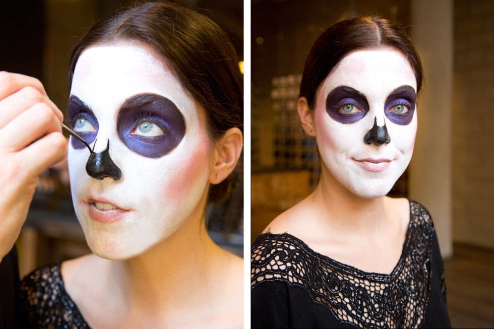
                        Cách vẽ mặt nạ bí ẩn, cuốn hút cho đêm Halloween
                     4