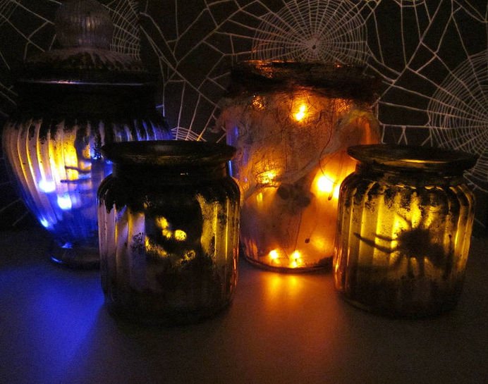 Cách trang trí halloween ấn tượng bằng chai lọ cũ
3