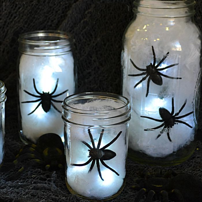 Cách trang trí halloween ấn tượng bằng chai lọ cũ
17