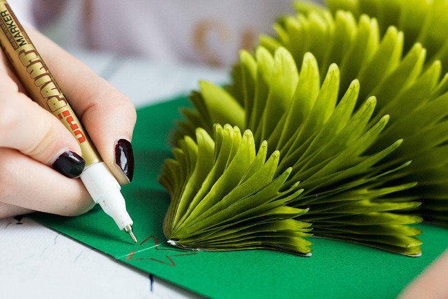 Cách làm thiệp Giáng sinh hình cây thông Noel 3D độc đáo
4