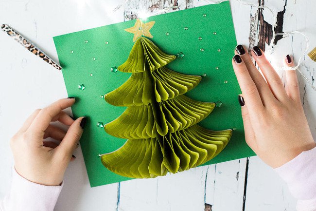 
                        Cách làm thiệp Giáng sinh hình cây thông Noel 3D độc đáo
                     13