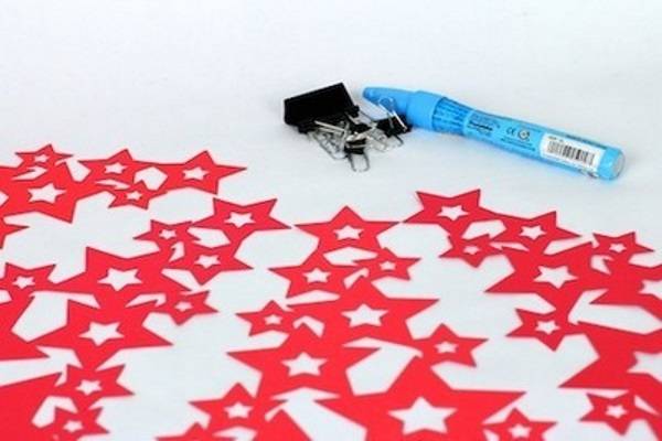 
                        Hướng dẫn 10 cách làm cây thông Noel độc đáo từ mọi chất liệu
                     1