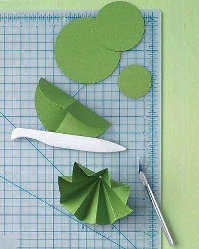 
                        Hướng dẫn 10 cách làm cây thông Noel độc đáo từ mọi chất liệu
                     5