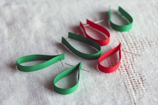
                        Hướng dẫn 10 cách làm cây thông Noel độc đáo từ mọi chất liệu
                     31