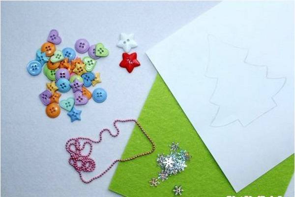
                        Hướng dẫn 10 cách làm cây thông Noel độc đáo từ mọi chất liệu
                     44