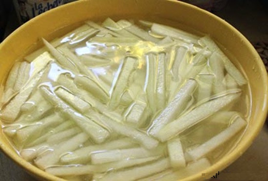 Cách làm mứt bí đao thơm ngon ngày Tết
2