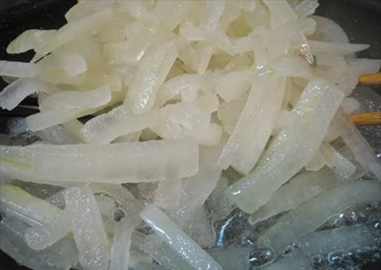 Cách làm mứt bí đao thơm ngon ngày Tết
4