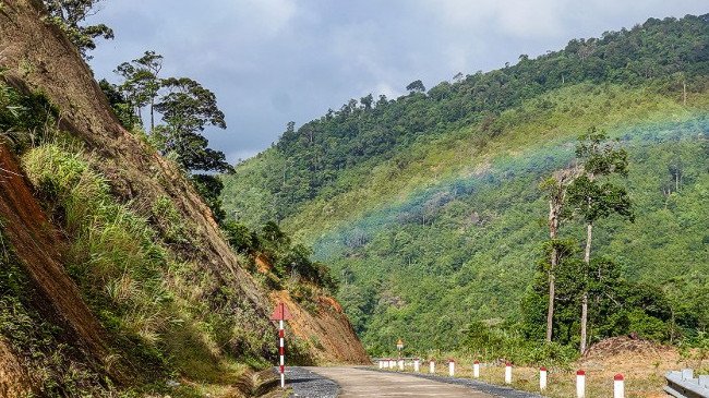 
                        Hành trình khám phá lịch sử và văn hóa Việt Nam bằng xe máy
                     13