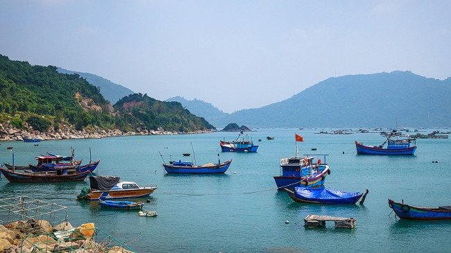 
                        Hành trình khám phá lịch sử và văn hóa Việt Nam bằng xe máy
                     17