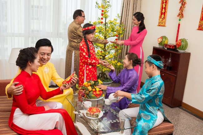 Nguồn gốc và ý nghĩa phong tục mừng tuổi ngày Tết
0