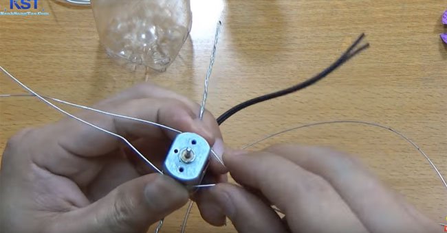 Tự chế máy hút bụi cầm tay dễ không tưởng
8