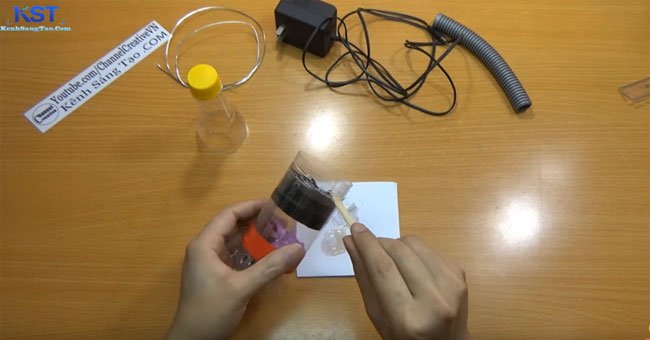 Tự chế máy hút bụi cầm tay dễ không tưởng
13