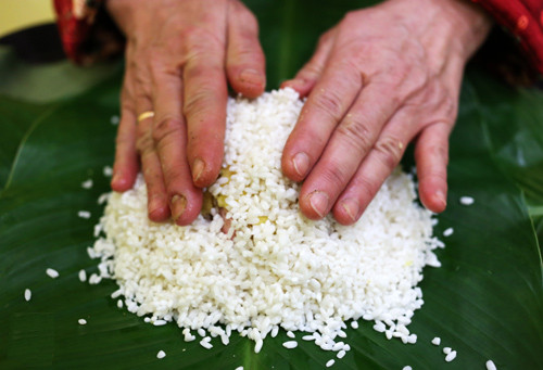 Hướng dẫn cách gói bánh chưng truyền thống vuông, đẹp cho ngày Tết
7