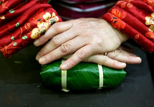 Hướng dẫn cách gói bánh chưng truyền thống vuông, đẹp cho ngày Tết
12
