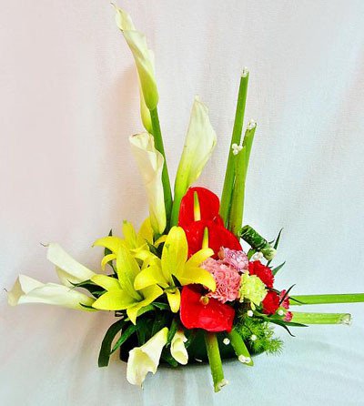 
                        Các mẫu cắm hoa độc đáo để bàn ngày Tết phát tài, phát lộc
                     9