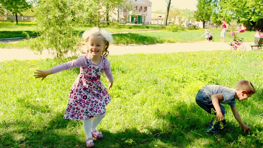 
                        Câu chuyện đáng suy ngẫm về một bà mẹ Mỹ dạy con tính tự lập: “Xin đừng giúp con tôi!”
                     1