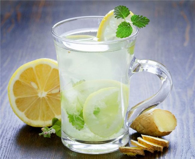 Mỡ bụng sẽ biến mất sau 2 tuần, nếu bạn uống ly nước này vào buổi sáng
2