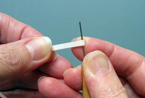 Cách làm thiệp 08 tháng 03 bằng giấy cuộn đơn giản
3