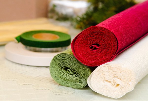 Cách làm hoa hồng từ giấy nhún tặng bạn gái nhân ngày Quốc tế Phụ nữ 8/3
0