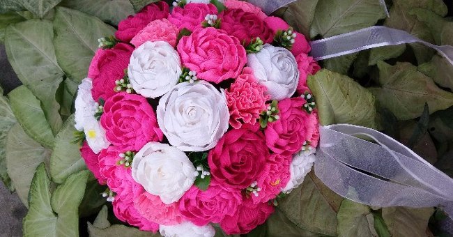 Cách làm hoa hồng từ giấy nhún tặng bạn gái nhân ngày Quốc tế Phụ nữ 8/3
9