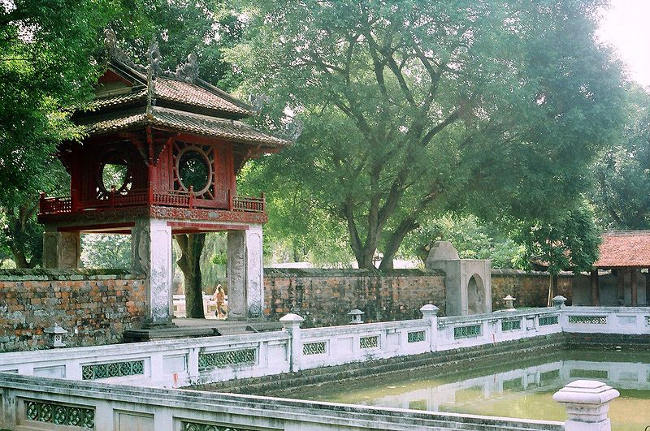 Bạn biết được bao nhiêu địa danh được in trên tiền Việt Nam
17
