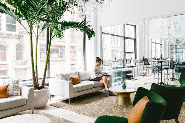 Khám phá bên trong trụ sở mới của startup chuyên thiết kế nội thất Homepolish ở New York
2