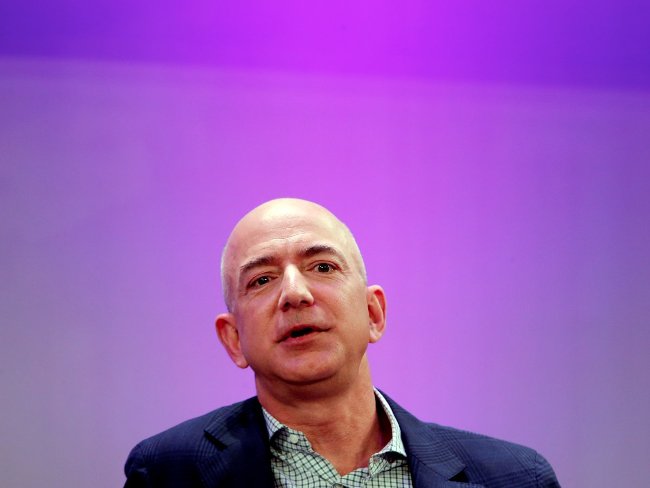 
                        15 sự thật thú vị có thể bạn chưa biết về Amazon
                     15
