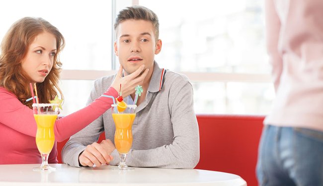 10 hành động "xấu xí" khiến phái mạnh mất điểm trong mắt phụ nữ
6