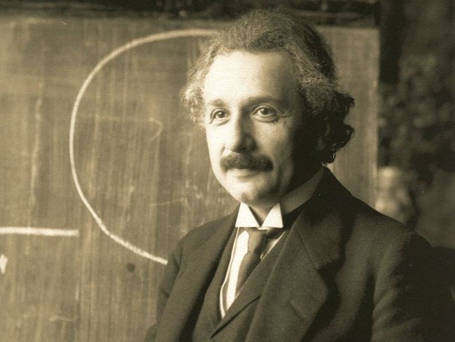 Albert Einstein đánh đổi hạnh phúc để trở thành thiên tài thế giới!
0