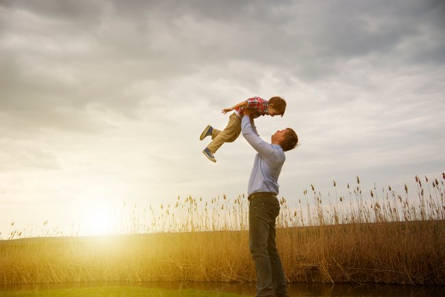 8 điều quan trọng mà mọi ông bố nhất định phải dạy con trai mình
2