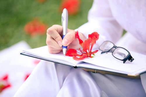 Tuyển tập những bài thơ hay về tình bạn tinh nghịch tuổi học trò mãi trong tim mỗi người 2