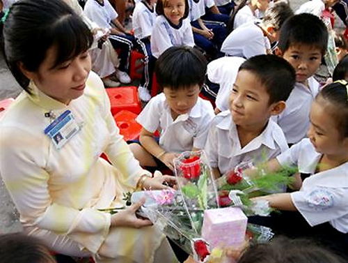 Hình ảnh đẹp về thầy cô giáo nhân ngày 20-11 đầy ý nghĩa và nhân văn 8