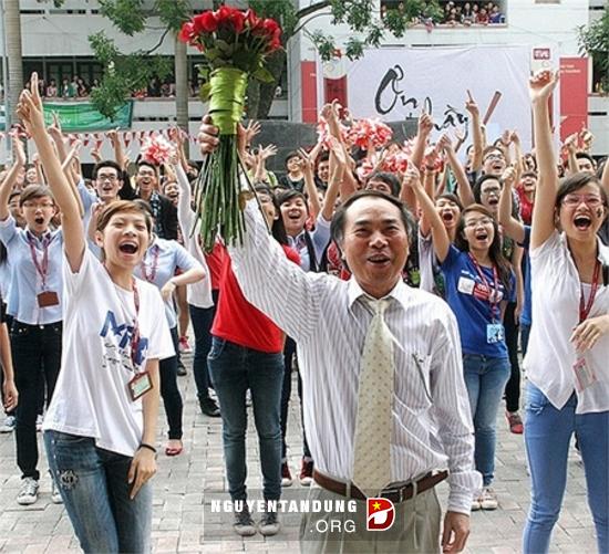 Hình ảnh đẹp về thầy cô giáo nhân ngày 20-11 đầy ý nghĩa và nhân văn 13