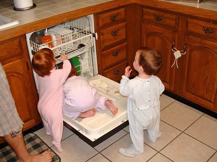 Những hình ảnh hài hước nhất về bé tinh nghịch nhất cười đau bụng 9