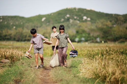 Hình ảnh đẹp cho tôi xin một vé đi tuổi thơ đầy cảm động 13